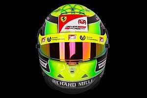 Mick Schumacher présente son casque 2019