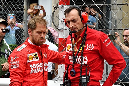 Vettel cáfol, de ez motiválhatja, hogy bedobja a törülközőt