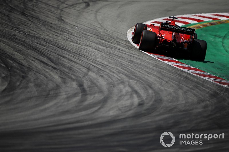 Vettel houdt hoop: "Misschien werkt gedurfde set-up in race"