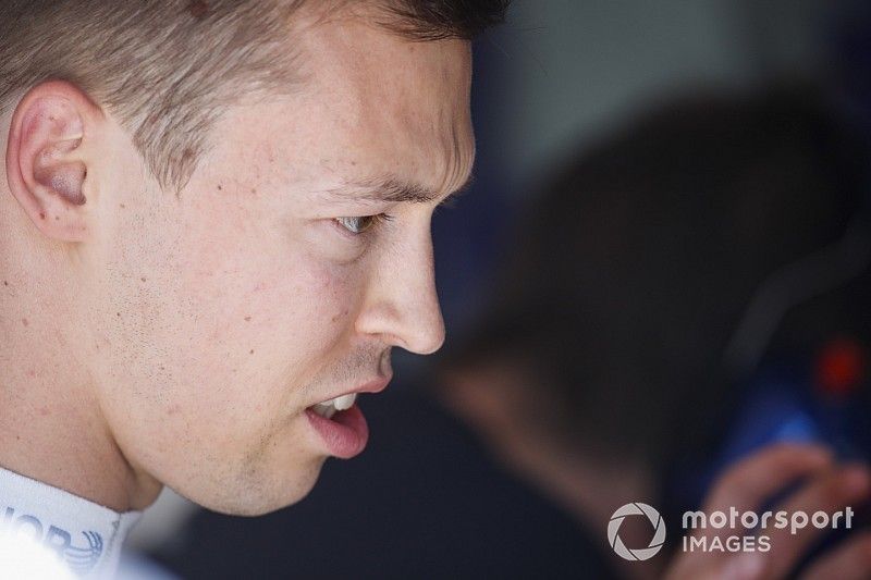 Kvyat admite que conhecia feitos de “sogro” Nelson Piquet apenas pelo Wikipedia