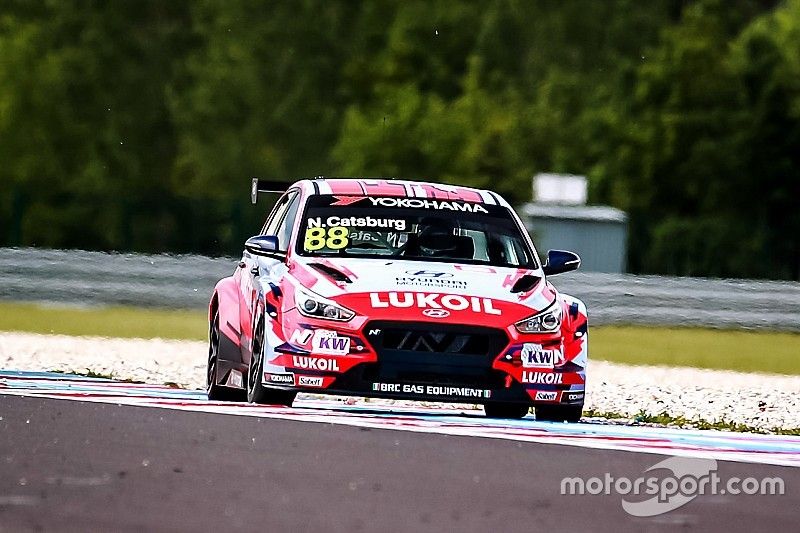 Гонщики на Hyundai победили в первой квалификации этапа WTCR в Словакии