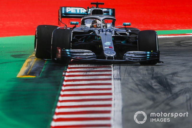 Barcellona, Libere 3: Hamilton stupisce, le Ferrari pagano mezzo secondo