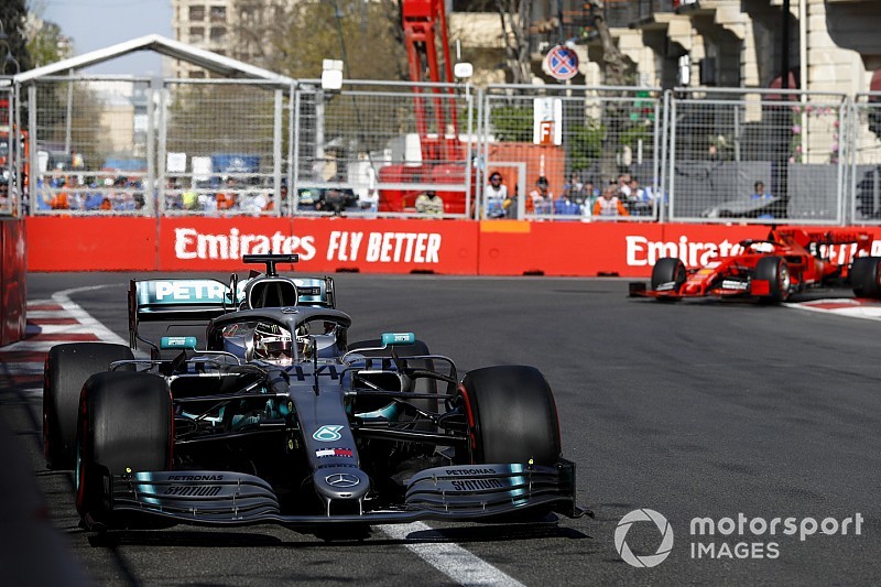 Сайнс: Надеюсь, в Барселоне Ferrari приблизится к Mercedes