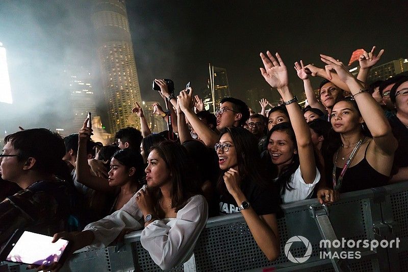 عيشوا أجواء جائزة فرنسا الكبرى مع الحفلات الموسيقية المتميزة