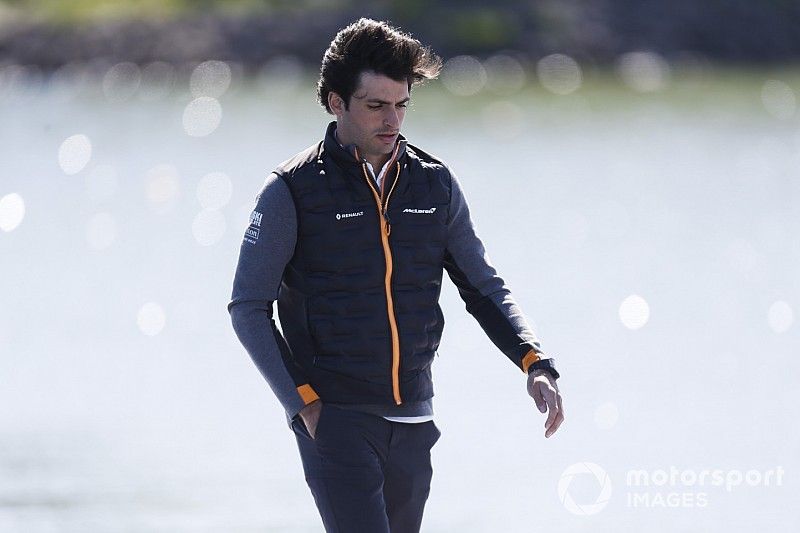 Sainz: "No somos el cuarto mejor coche, pero sí el cuarto mejor equipo"
