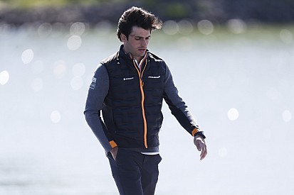 Sainz: "No somos el cuarto mejor coche, pero sí el cuarto mejor equipo"