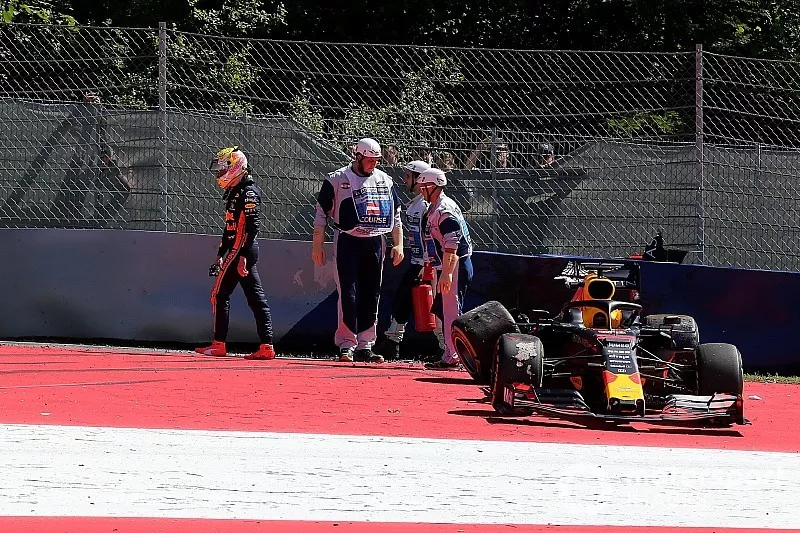 Max Verstappen, Red Bull Racing RB15, après son accident