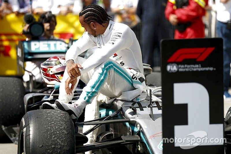 Hamilton: "No me gusta ganar así, pero la sanción fue justa"
