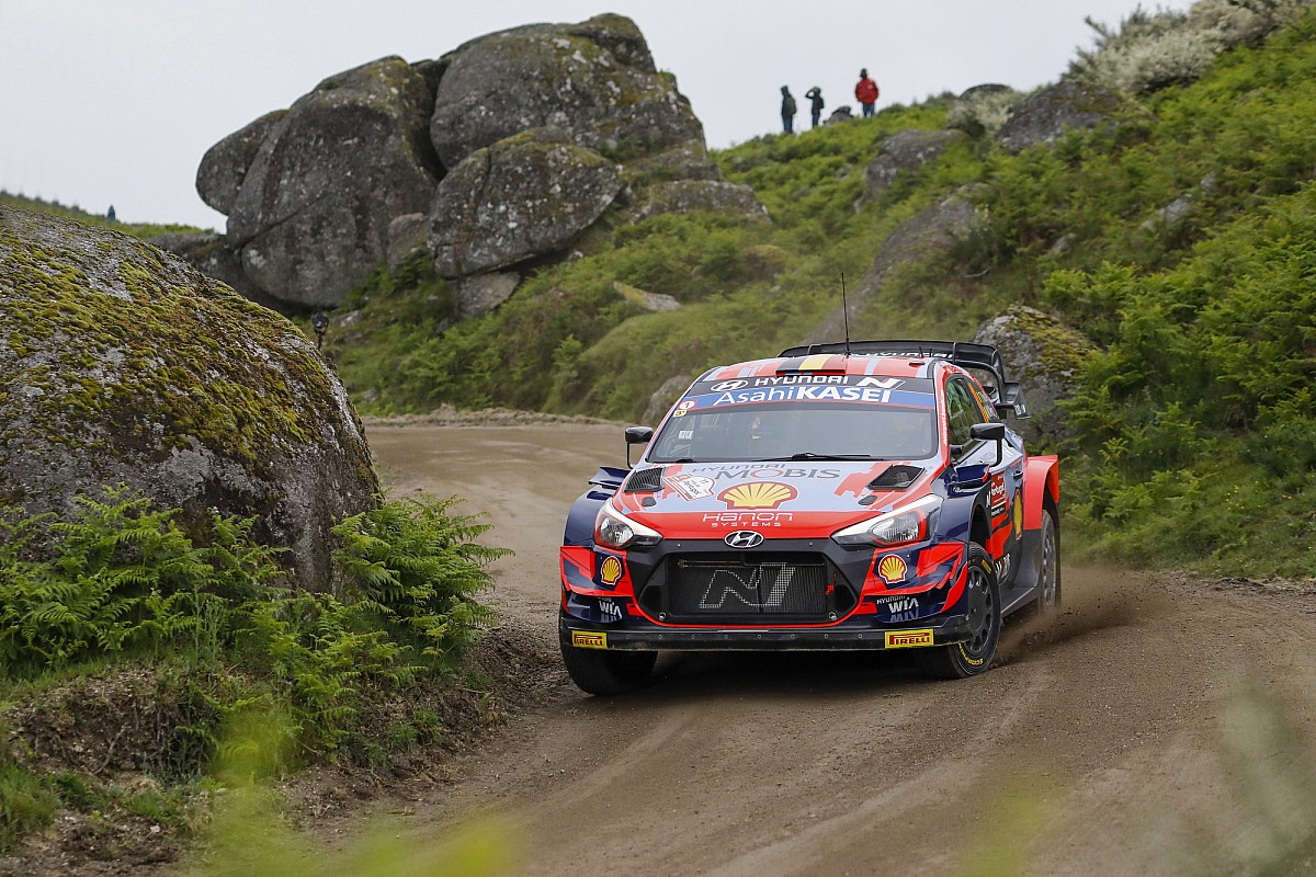 WRC, Rally Portogallo, PS18: Neuville fa le prove per la PS20