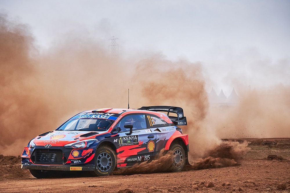 Neuville Pimpin Lomba ‘Neraka’ Hari Pertama Reli Kenya