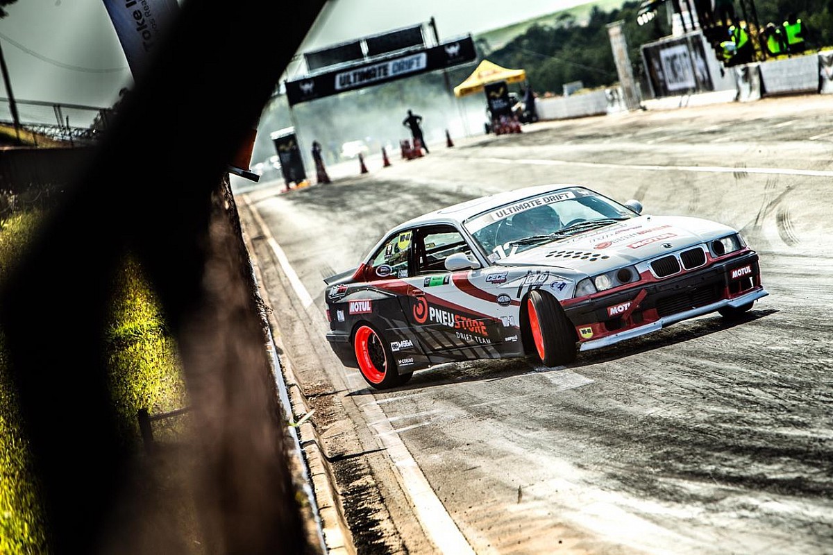 Márcio Kabeça vence Bruno Bär na final e leva primeira etapa do Ultimate Drift em Piracicaba