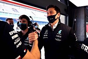 Mercedes not worried about Red Bull's F1 recruitment drive