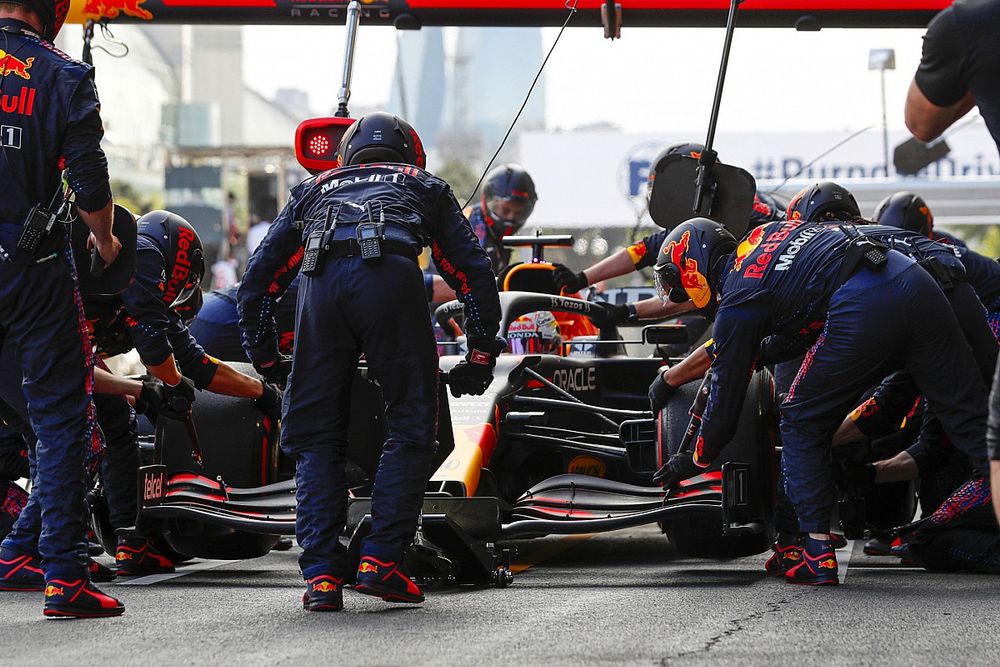 Max Verstappen, Red Bull Racing RB16B, in the pits