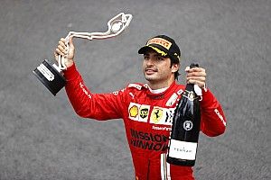 Upaya Sainz Lepas dari Bayang-bayang Sang Ayah