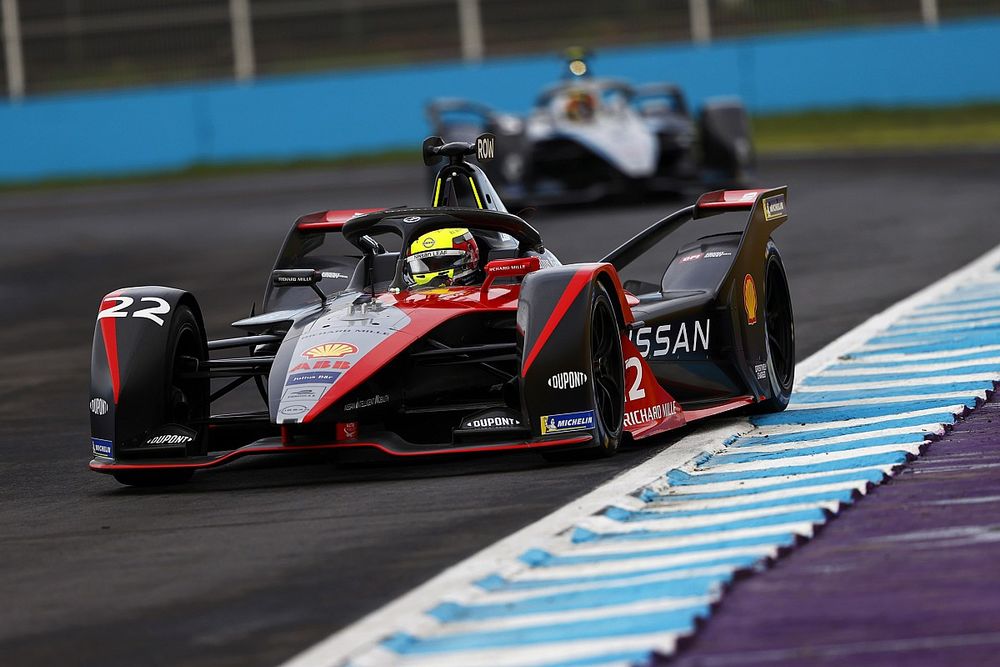 Puebla E-Prix: Rowland leads incident-filled practice sessions