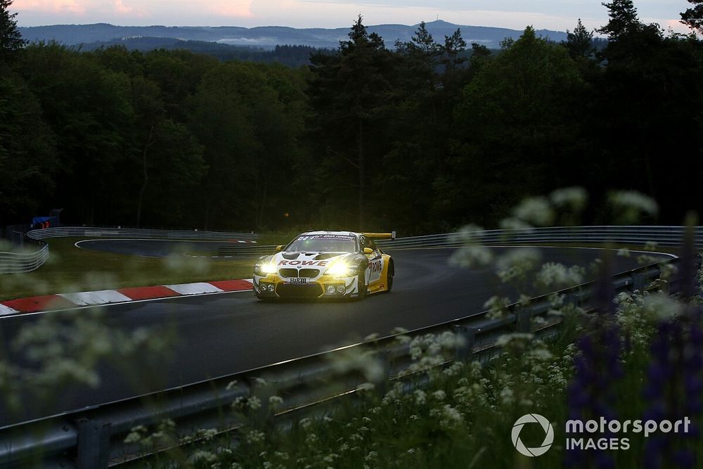 Nurburgring 24h: Yelloly hands ROWE rain-soaked pole