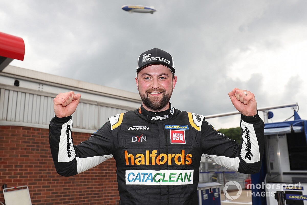 Brands Hatch BTCC: Rowbottom takes maiden pole position