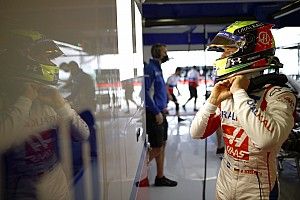 Mick Schumacher Mustahil Bisa Sehebat Sang Ayah