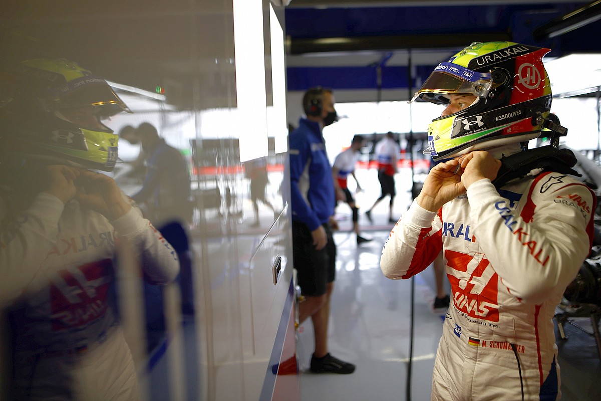 Mick Schumacher Mustahil Bisa Sehebat Sang Ayah