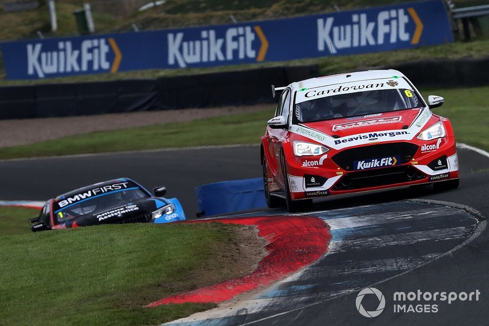 Knockhill BTCC: Butcher survives investigation to win