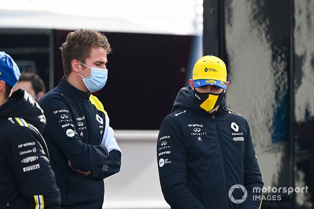 Az egykori Renault-pilóta szerint Ricciardo miatt Ocon átlagosnak tűnik