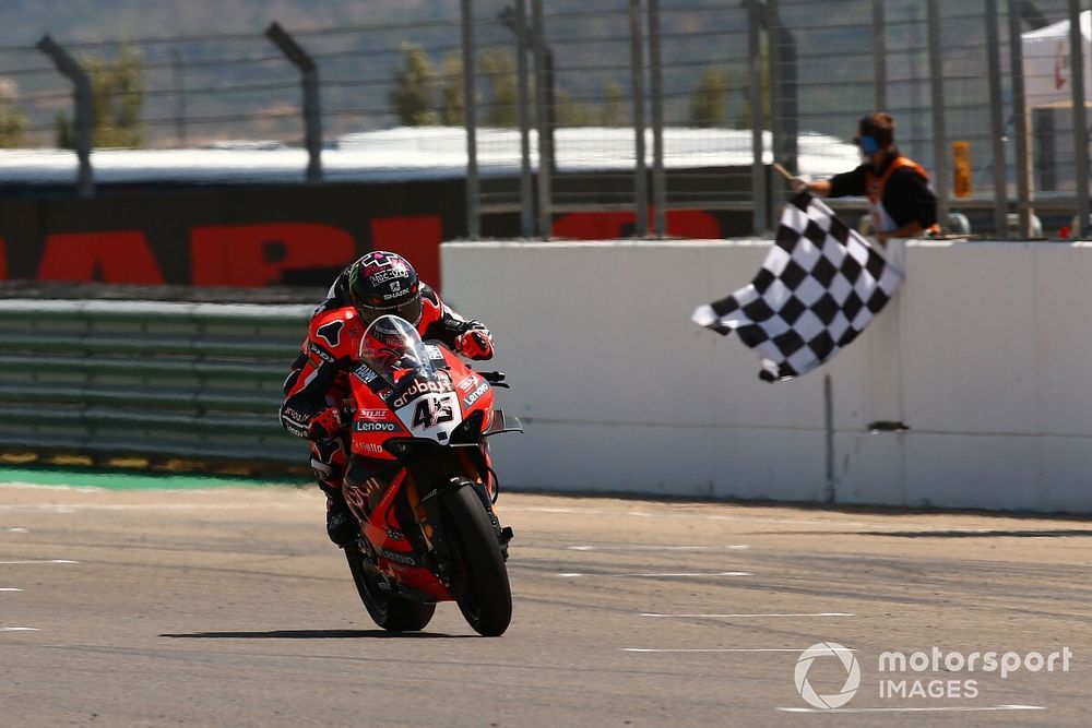 Aragon WSBK: Redding leads Ducati 1-2 ahead of Rea