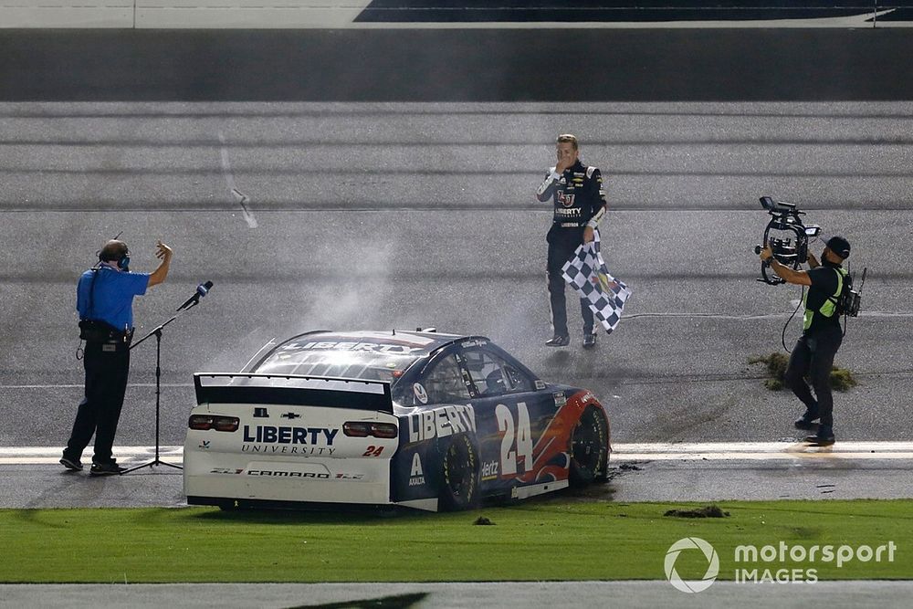 Race Winner William Byron, Hendrick Motorsports, Chevrolet Camaro