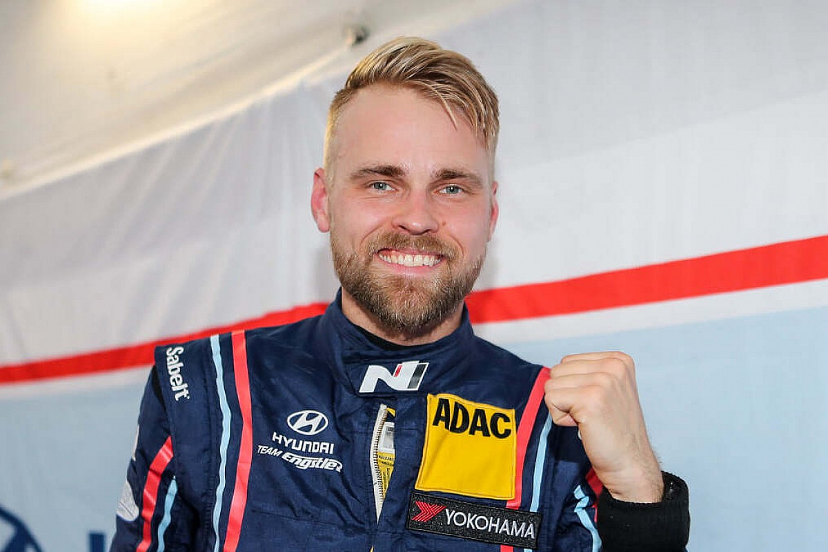 Fiński mistrz TCR Germany
