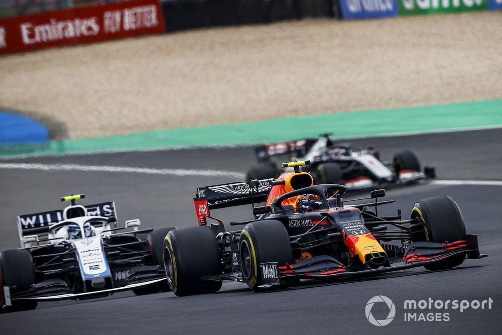 A Red Bull a Renault-motorhoz való visszatérésen gondolkozik
