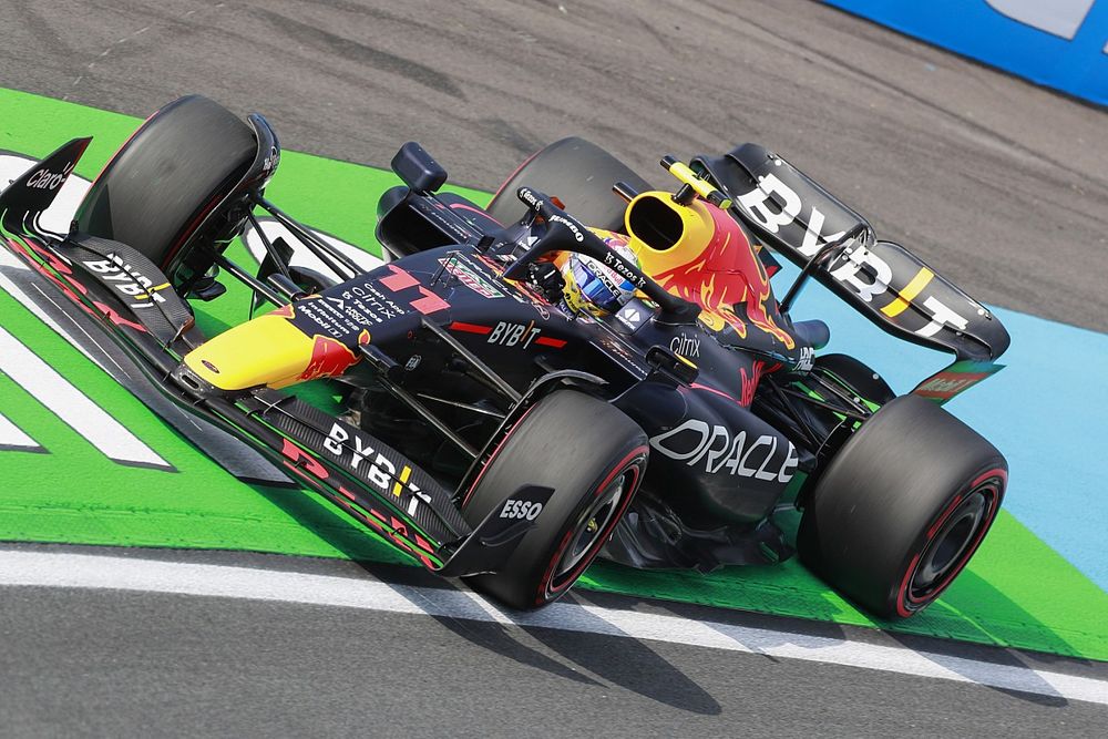 Perez niet content na vrijdagtrainingen F1 Zandvoort: "Minder blij dan in België"