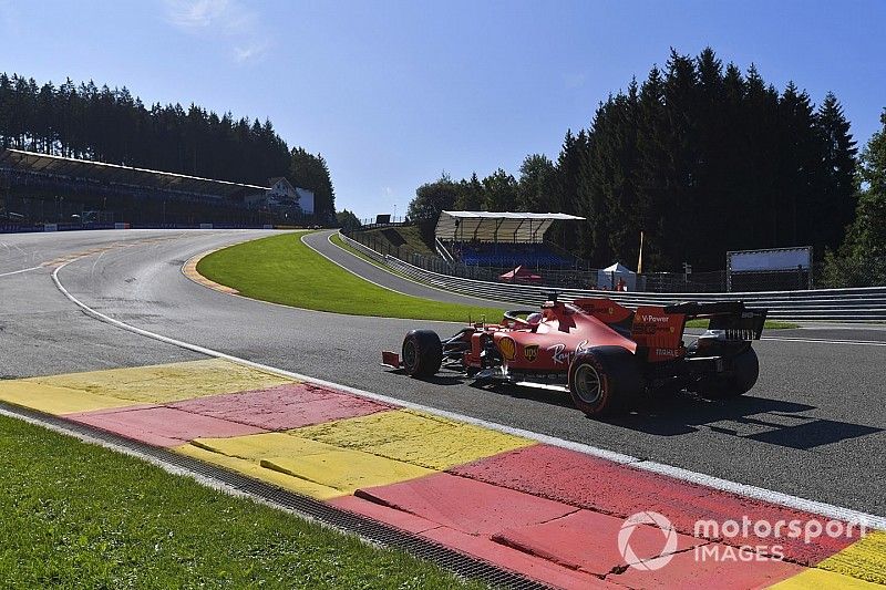 Vettel : Les longs relais de Ferrari sont "trop mauvais"
