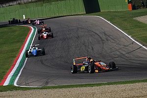 F4: Hauger conquista Gara 3 a Imola
