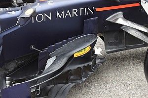 Red Bull: modificato il bargeboard della RB15