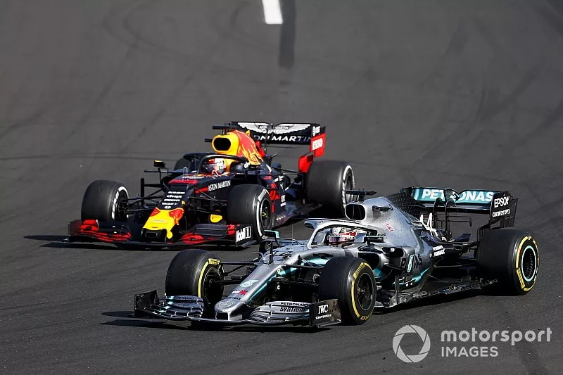 Lewis Hamilton, Mercedes AMG F1 W10 double Max Verstappen, Red Bull Racing RB15 
