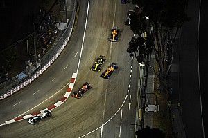 Hulkenberg probably "regretting" first-lap move - Sainz
