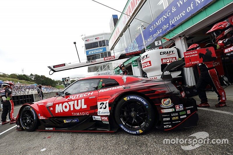 #23 MOTUL AUTECH GT-R