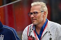 Villeneuve Tak Mau Sebut Hamilton Pembalap Terhebat