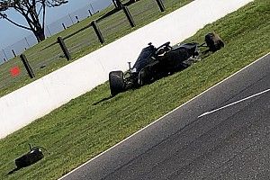 Mawer shunts early at S5000 test