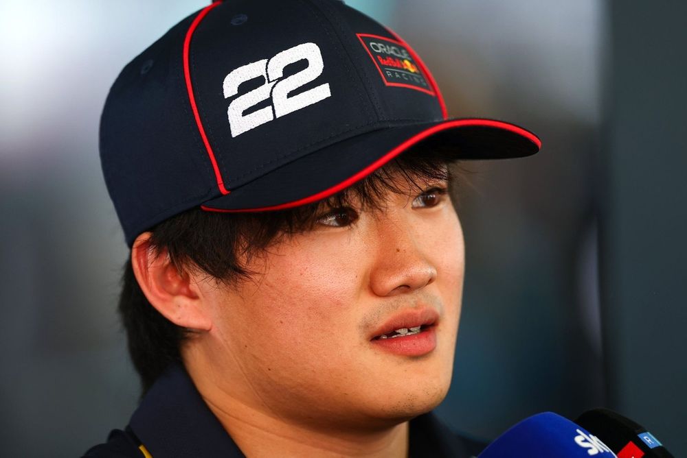 角田裕毅　HRC キャップ サイン入り f1 メモラビリア　帽子　レッドブル 角田裕毅 HRC キャップ サイン入り f1 メモラビリア 帽子