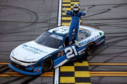 NASCAR Xfinity: Austin Hill vence na ca&oacute;tica Talladega, com duas bandeiras vermelhas; Motorsport transmite categoria