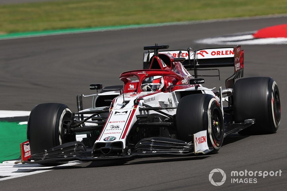 Nem fog év közben távozni Raikkönen a finn expilóta szerint