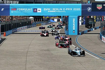 Rowland scores first virtual FE win as Vandoorne, Abt collide