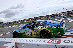 Harvick honors Dale Earnhardt with his third win at Atlanta