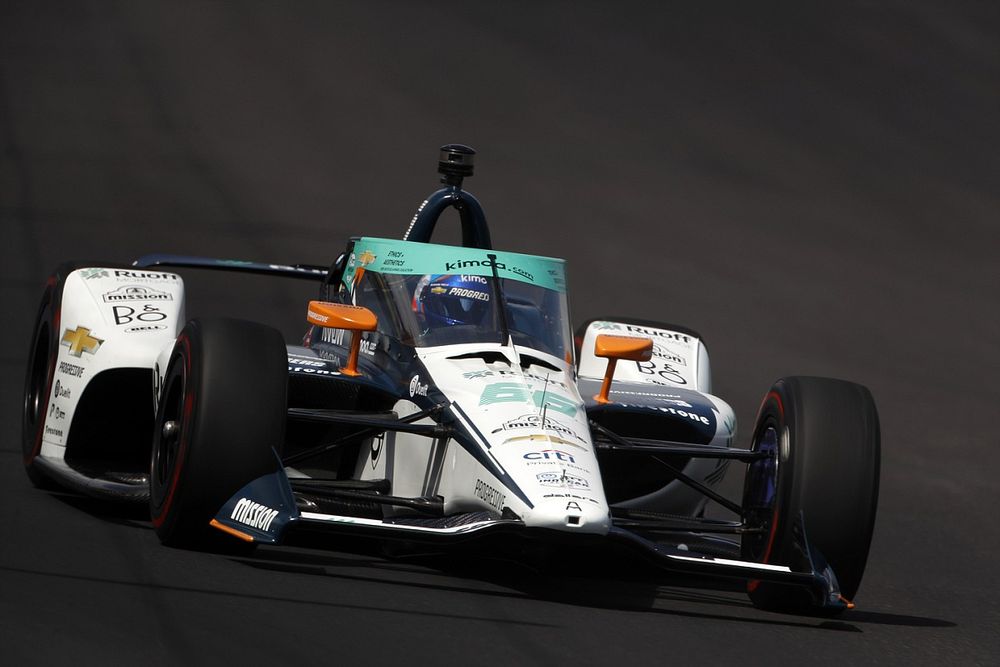A Renault-főnök alig kap levegőt Alonsót figyelve