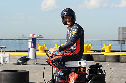 Verstappen van Gisbergennel váltott szócsatát a Supercars Eseries bemutatkozása előtt