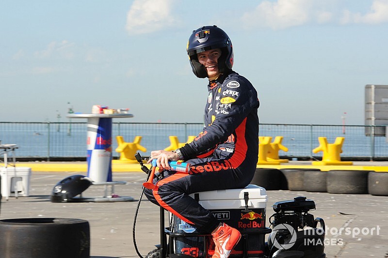 Verstappen: "Sim yarışları beni formda tutuyor"