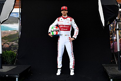 Giovinazzi gözünü Vettel'in koltuğuna dikti