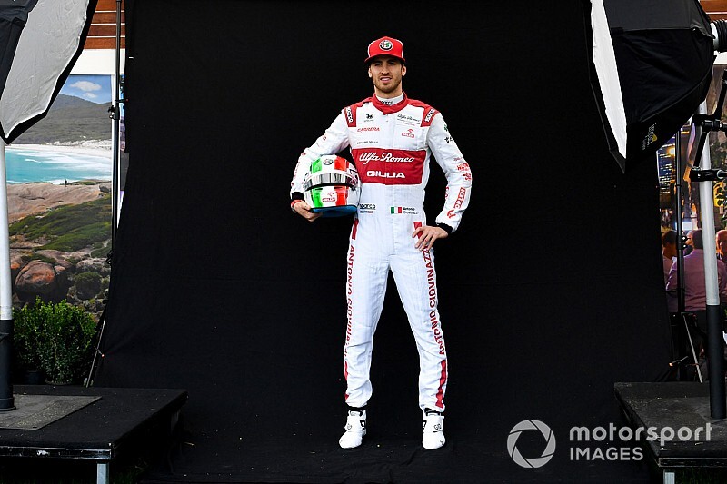 Giovinazzi gözünü Vettel'in koltuğuna dikti