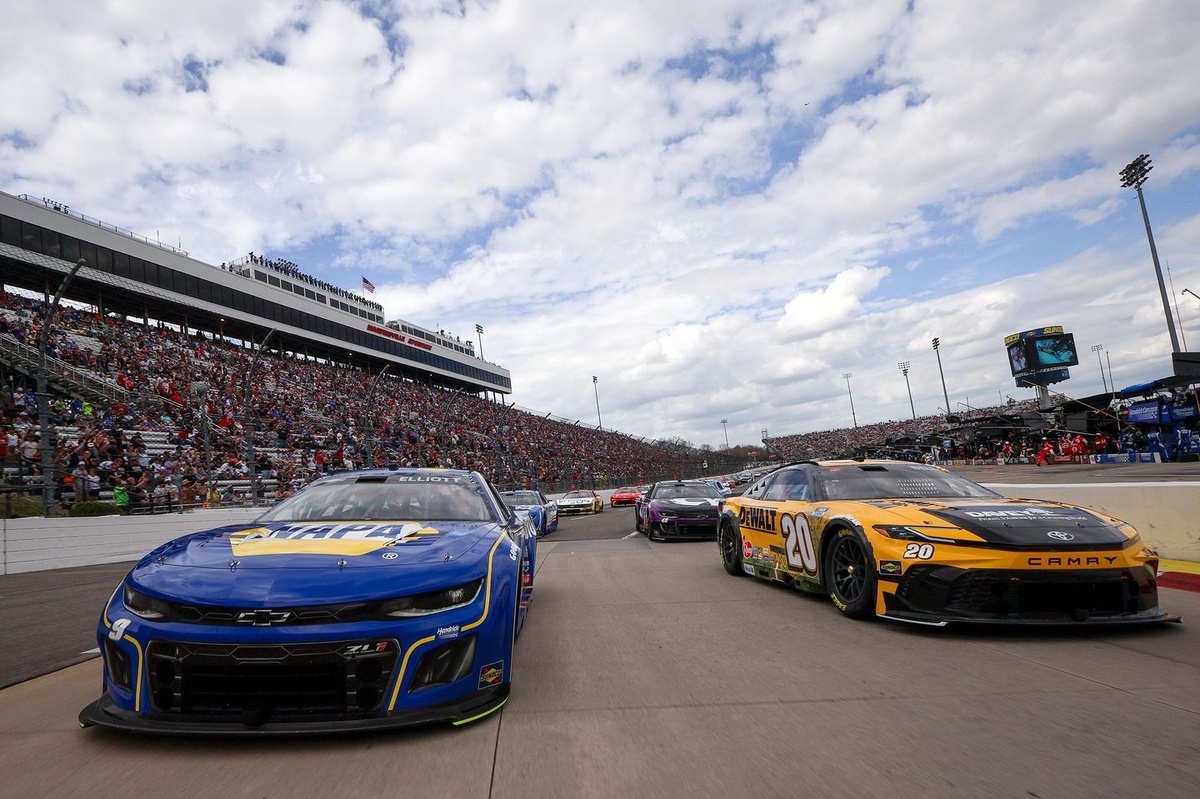 How to watch 2025 NASCAR Martinsville playoffs: Weekend schedule, start time, TV