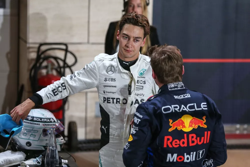 Max Verstappen, Red Bull Racing, George Russell, Mercedes-AMG F1 Team